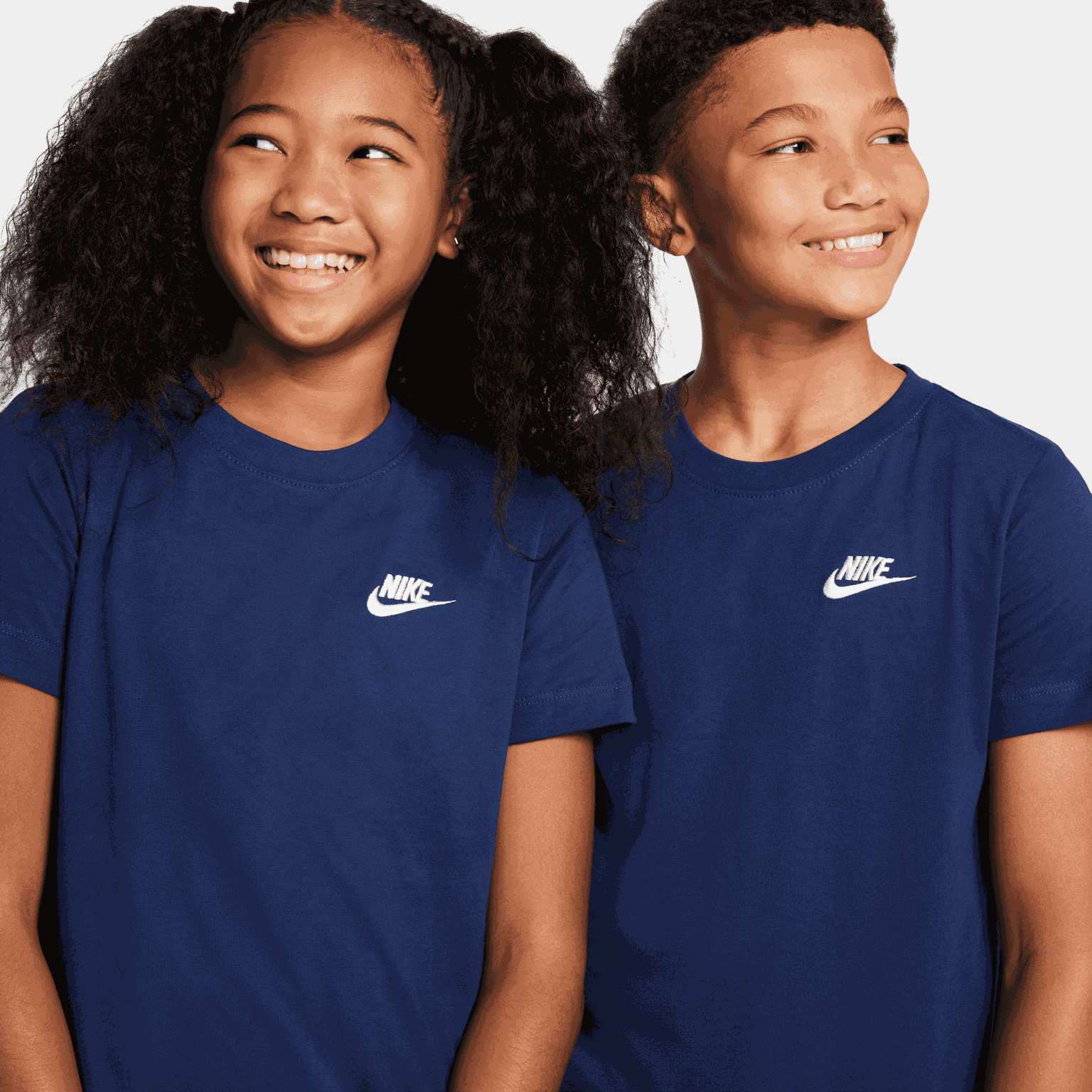 NSW TEE EMB FUTURA LBR, lasten t-paita - full image 1