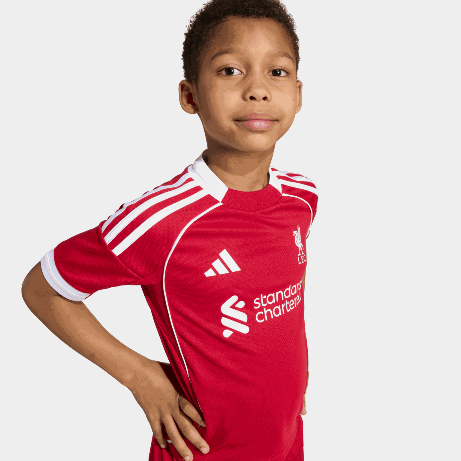 Liverpool Home Mini 2025/26, lasten jalkapalloasu 25/26 - full image 4